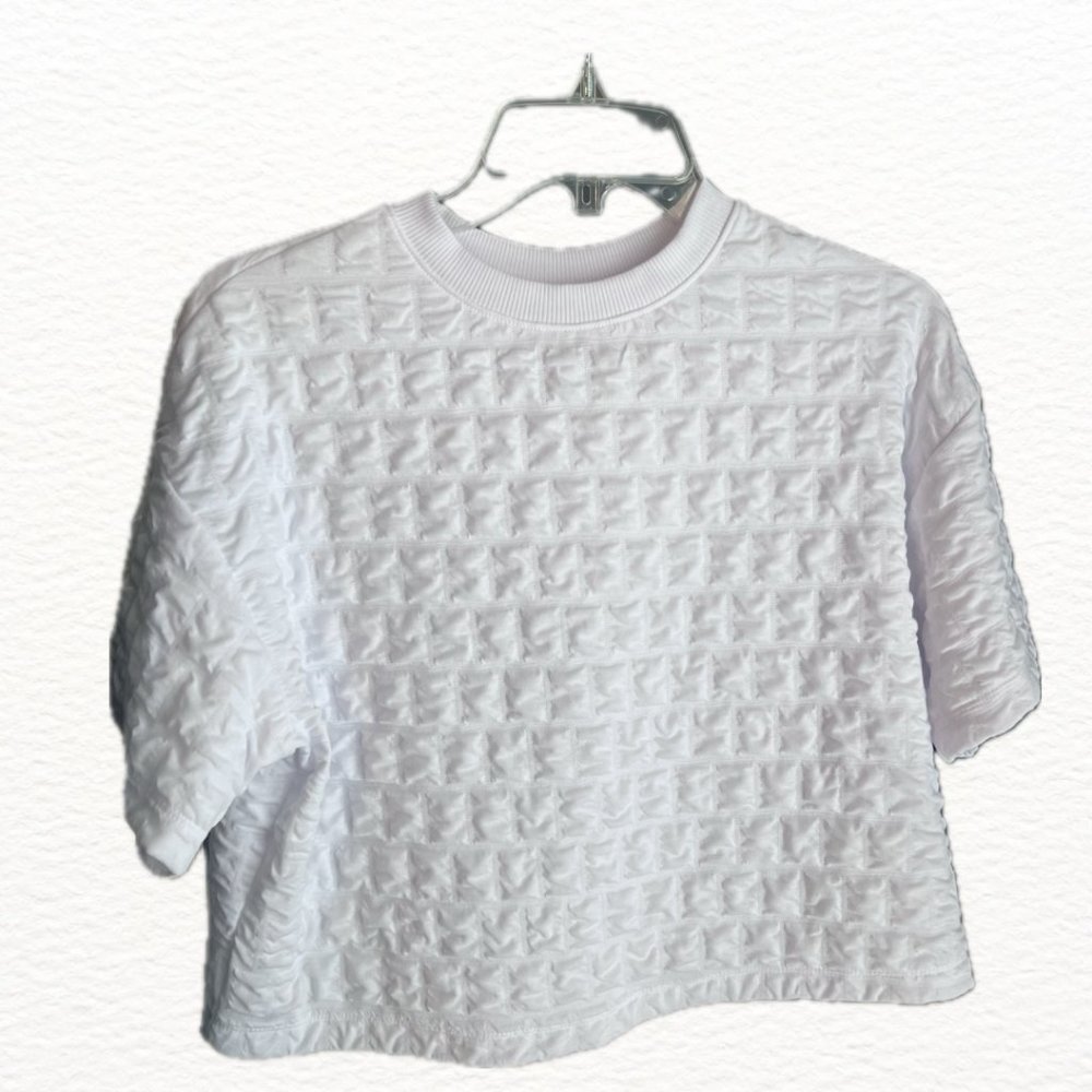 A New Day Crop Tee XS NWOT